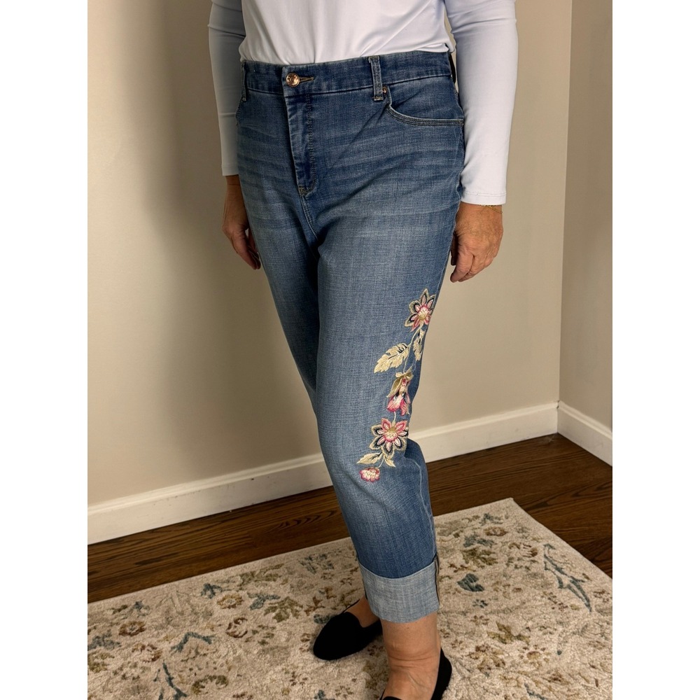 Chico's So Slimming Girlfriend Floral Embroidered Jeans Women's 16R Cuffed